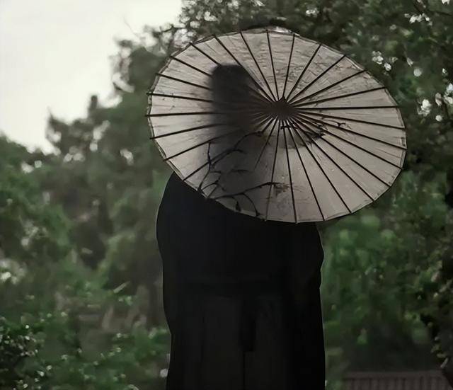 古代“油紙傘”是如何制作的？雨傘的工作原理<strong></p>
<p>油紙傘</strong>，竟然千年未變！:油紙傘