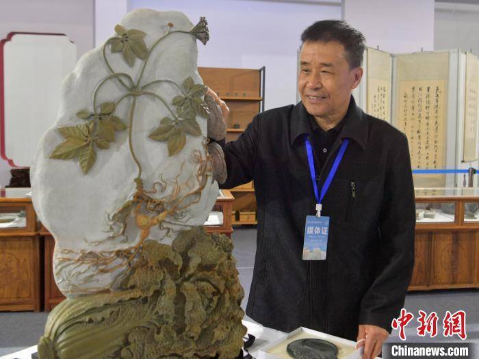吉林集中展出數千件松花石工藝品:工藝品
